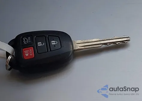 2017 Toyota Rav4 Xle из США, поврежденный, VIN JTMWFREV8HJ116148